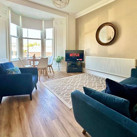 Clifford'S Reach At Bluebridge Court With Free Parking Apartment York Exterior photo